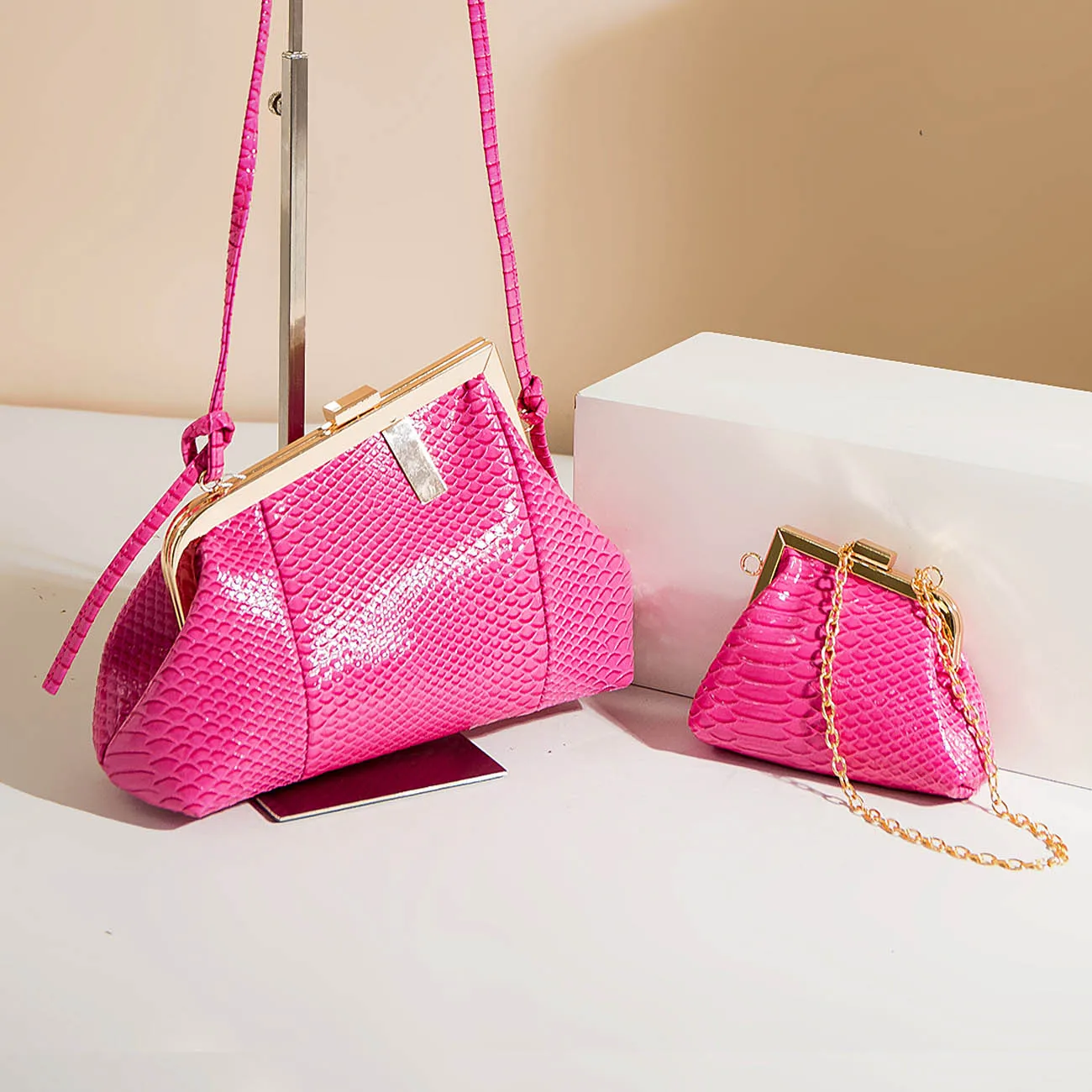 2022 New Retro Luxury Women's Handbag Fashion PU Textured CrocodlLE Shoulder Bag