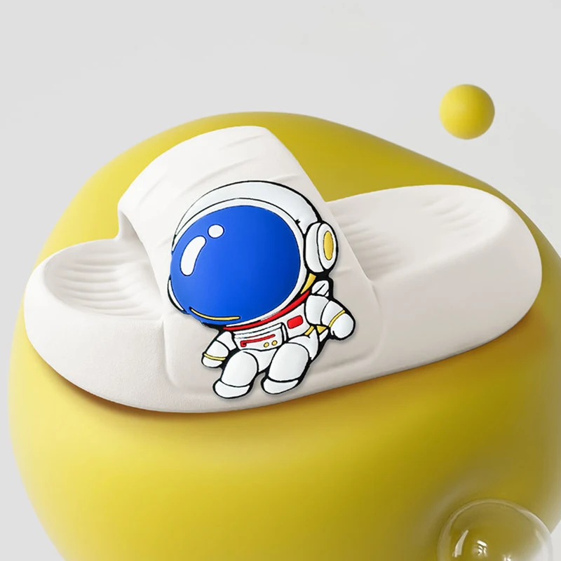 BEVERGREEN Thick Sole Cute Astronaut Women Slippers Bathroom Beach Indoor Sandals 2022 Summer New Couple Slides Soft Women Shoes