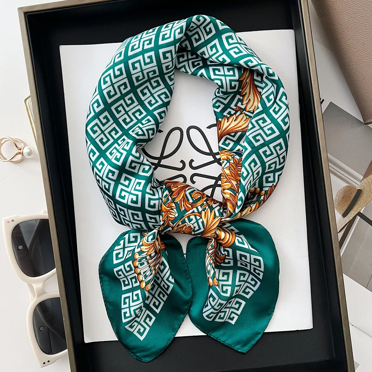 Классический ретро гравировка Печатный маленький квадратный шарф шелковый