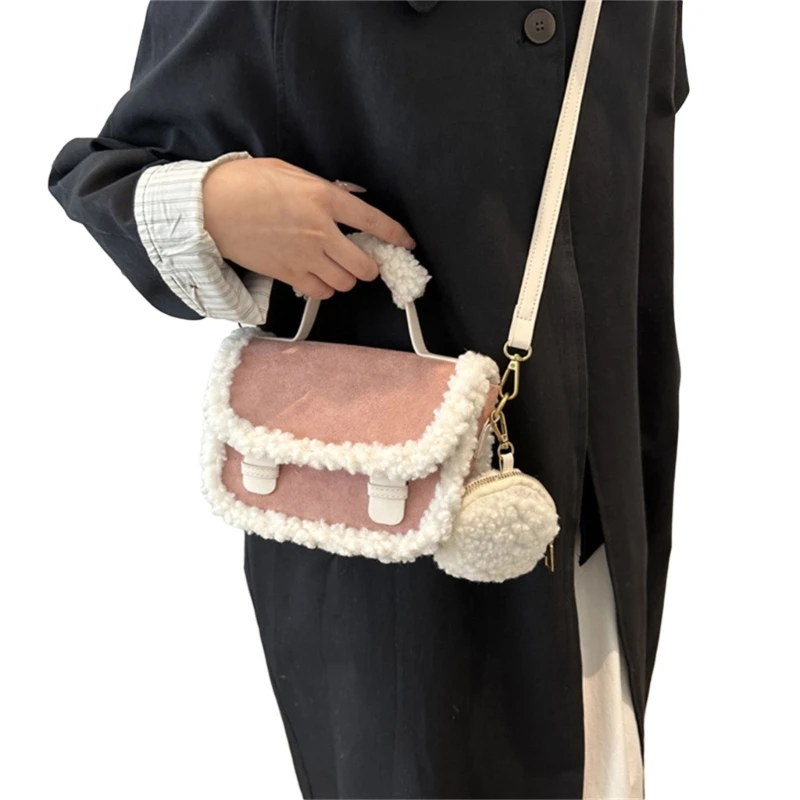 Маленькая квадратная сумка из искусственной кожи