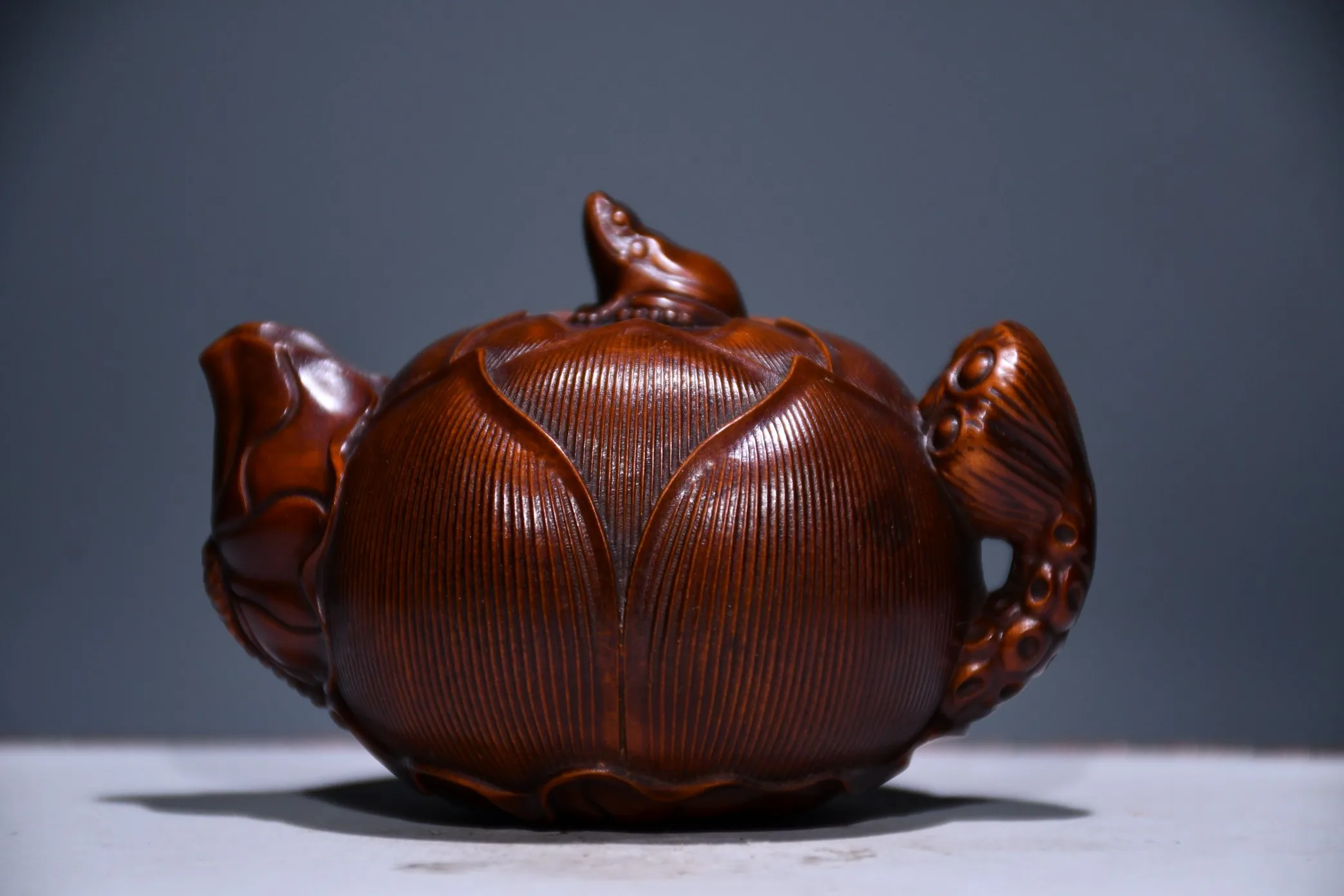 

3"Tibetan Collection Boxwood frog lotus leaf quack for fortune kettle flagon office ornament Town house Exorcism