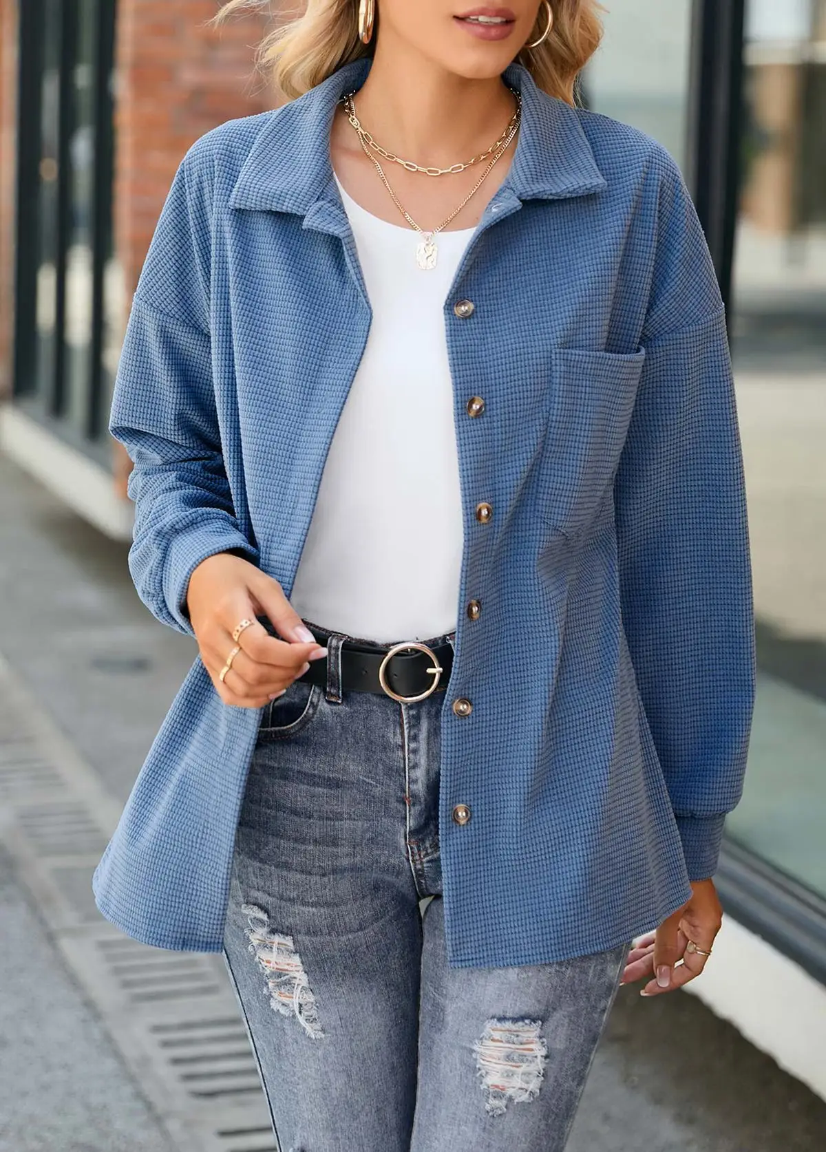 Рисунок 6 - Женский однотонный Блейзер на пуговицах