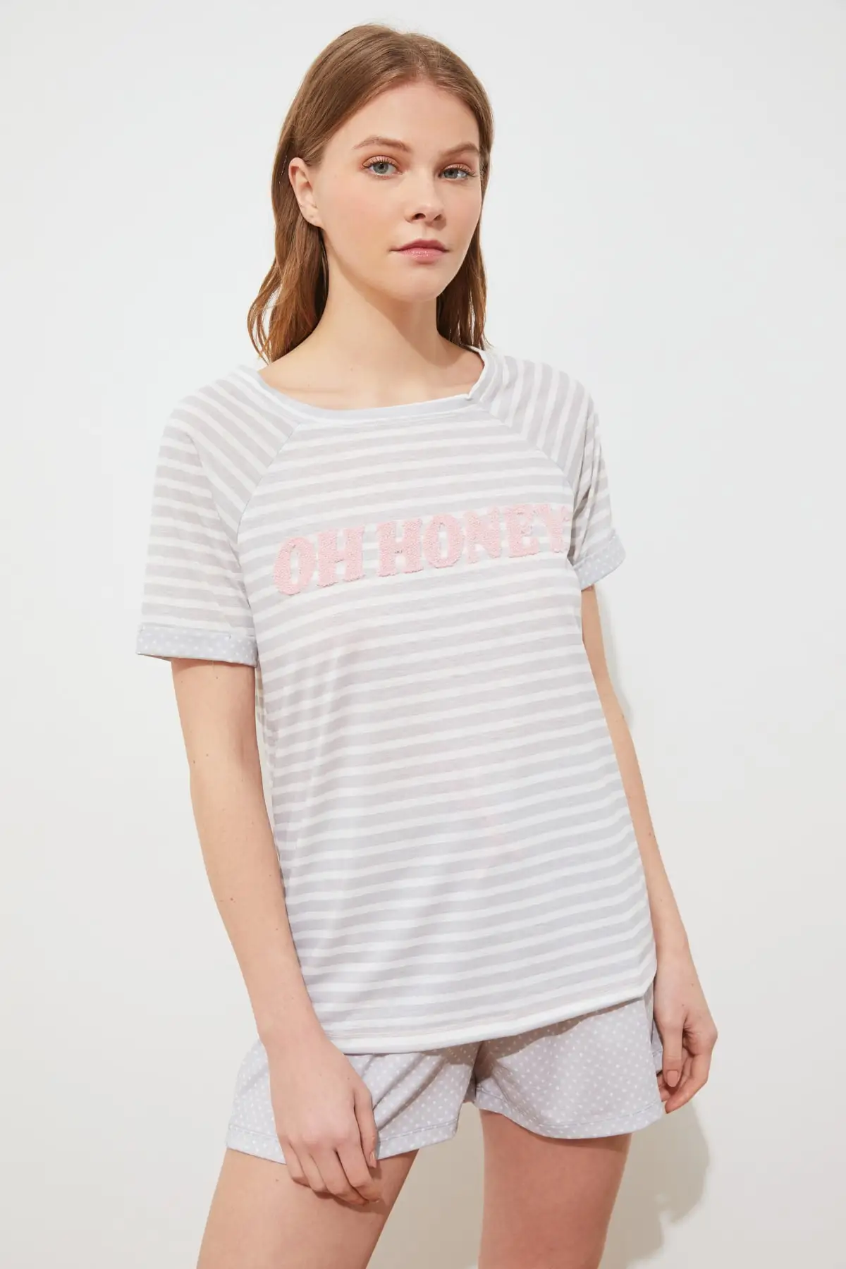 

Trendyol Towel Embroidered Striped Knitted Pajamas Set THMSS21PT0564