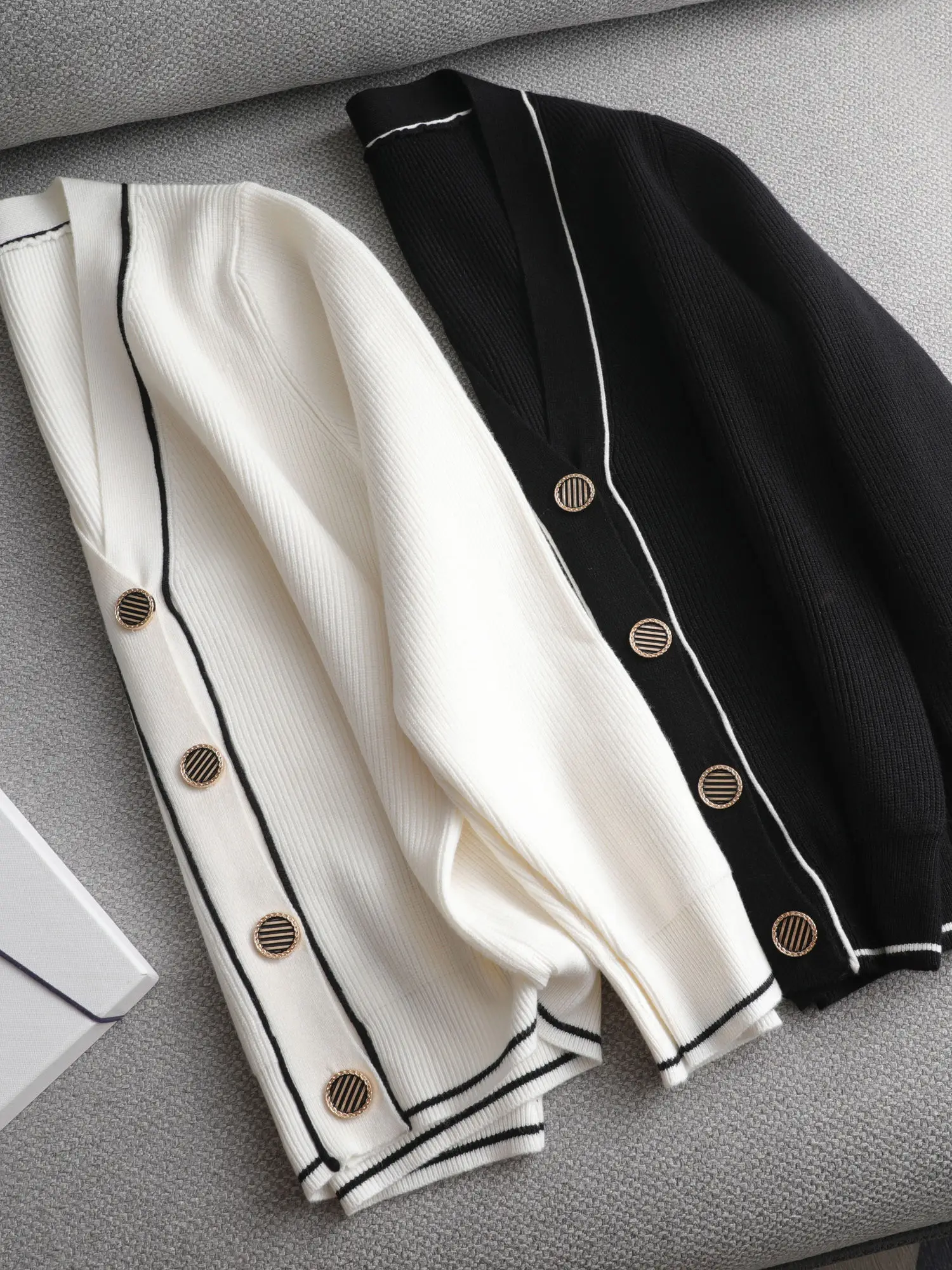 

2021 white black solid Sweater cardigans jacket ladies new women thick sweater coat v-neck cardigan jacket coat outwear