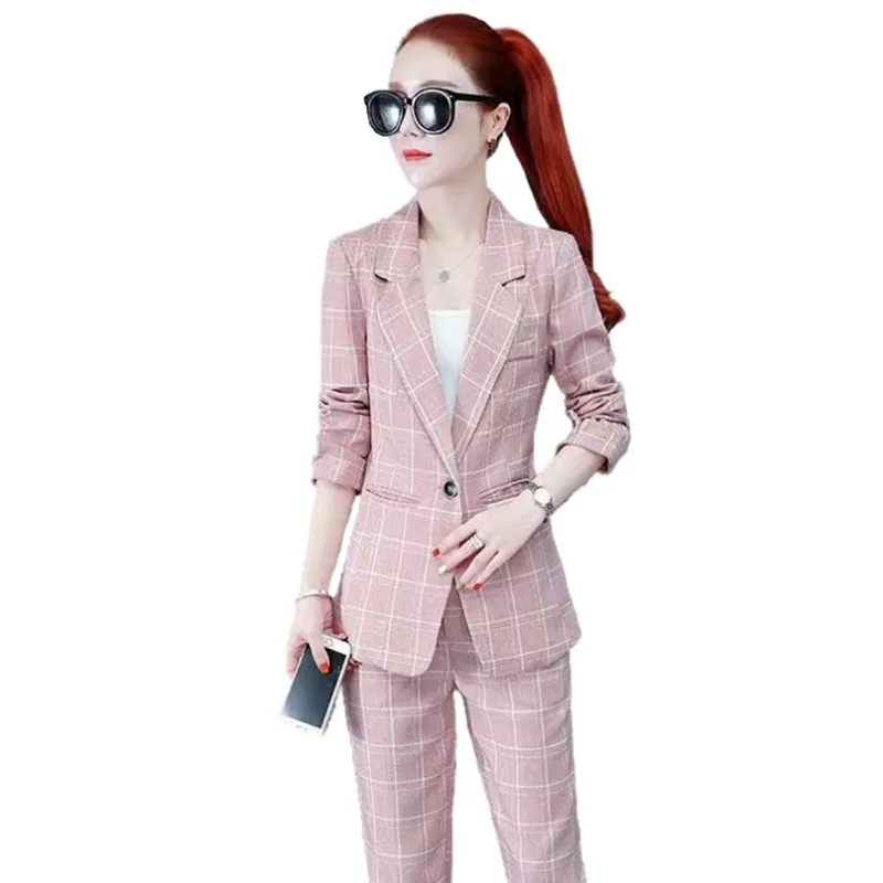 Новинка весны 2024 Женский комплект из трех предметов с клетчатым рисунком