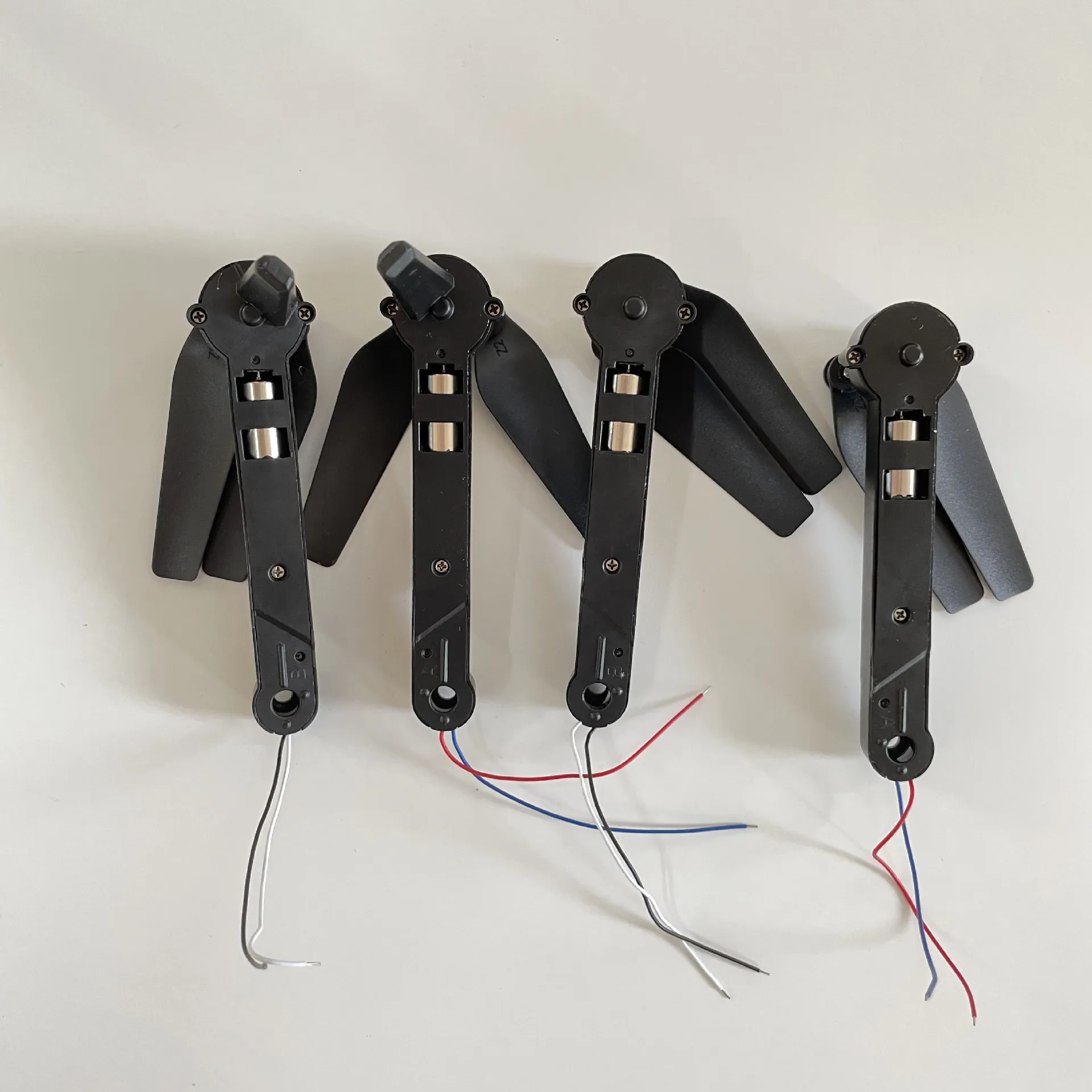 

Полный комплект оригинальных аксессуаров для дрона K99 MAX, складной Радиоуправляемый квадрокоптер, передний и задний мотор AB, пропеллеры, запасные части