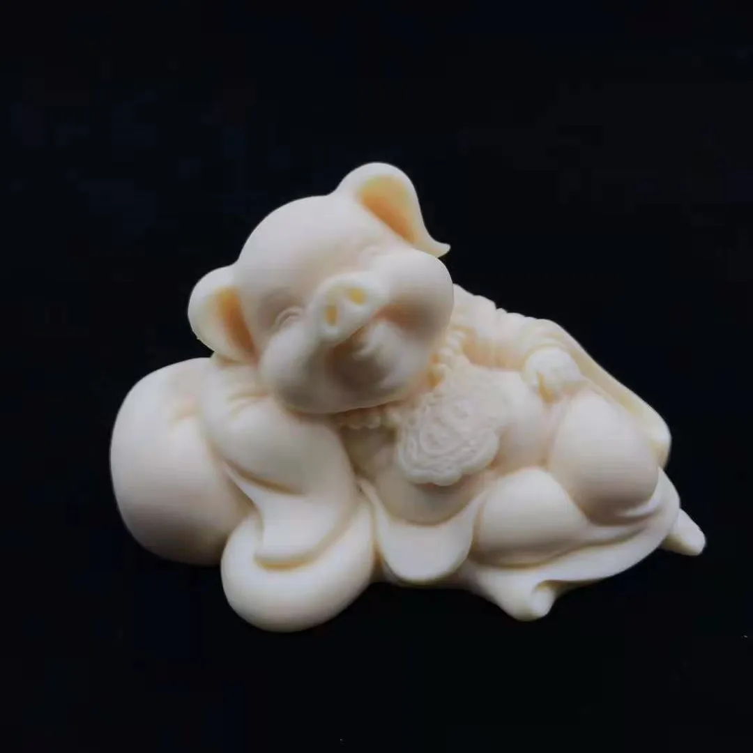 

Ivory Fruit Carving Fortune Pig Zodiac Pig Decoration Home Office Lucky Pig Decoration Crafts Car Interior Decoration Small