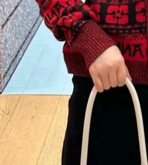 Кардиган из натуральной шерсти для женщин новогодний красный цвет свитер с