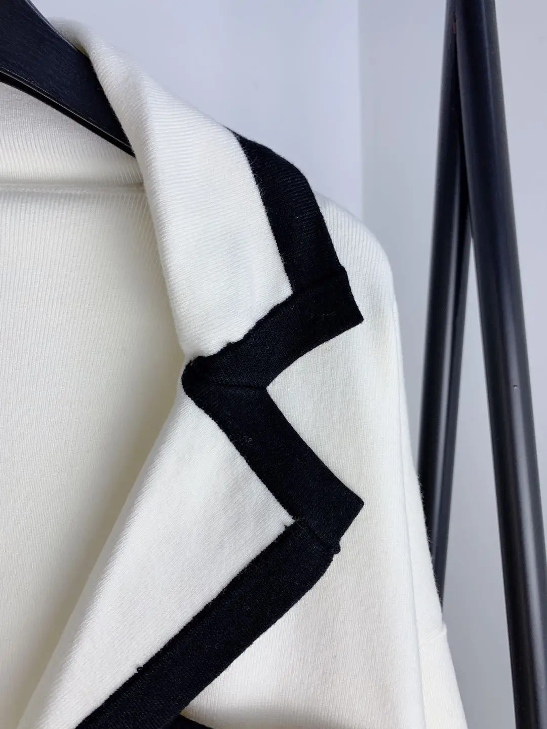 

Women Sweater V-Neck Embroidery Single Button Long Sleeve Loose Fit Knitted Cardigan Coat Preppy Style