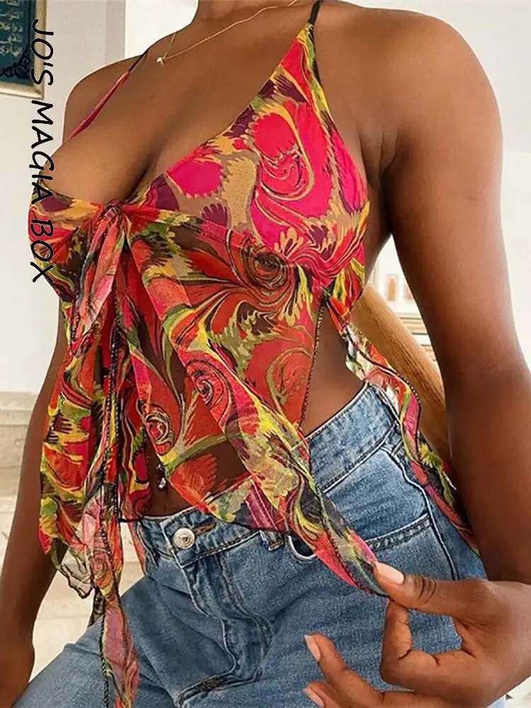 

Женский укороченный топ с открытой спиной и V-образным вырезом