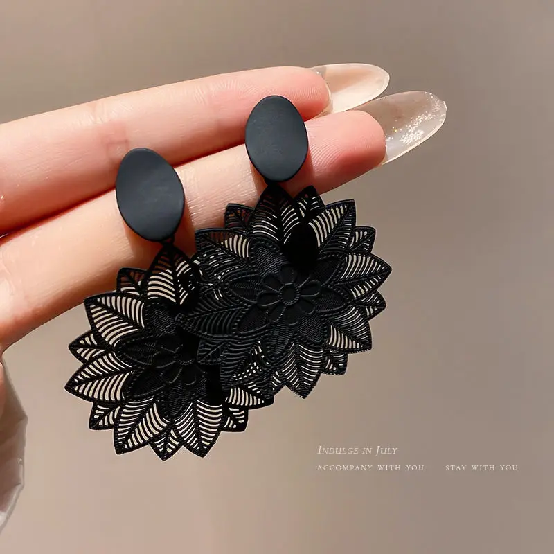 

Cute Big Floral Women Earings S925 Silver Needles Piercing Aesthetic Aretes De Mujer Modernos Korean Fashion Statement Earrings