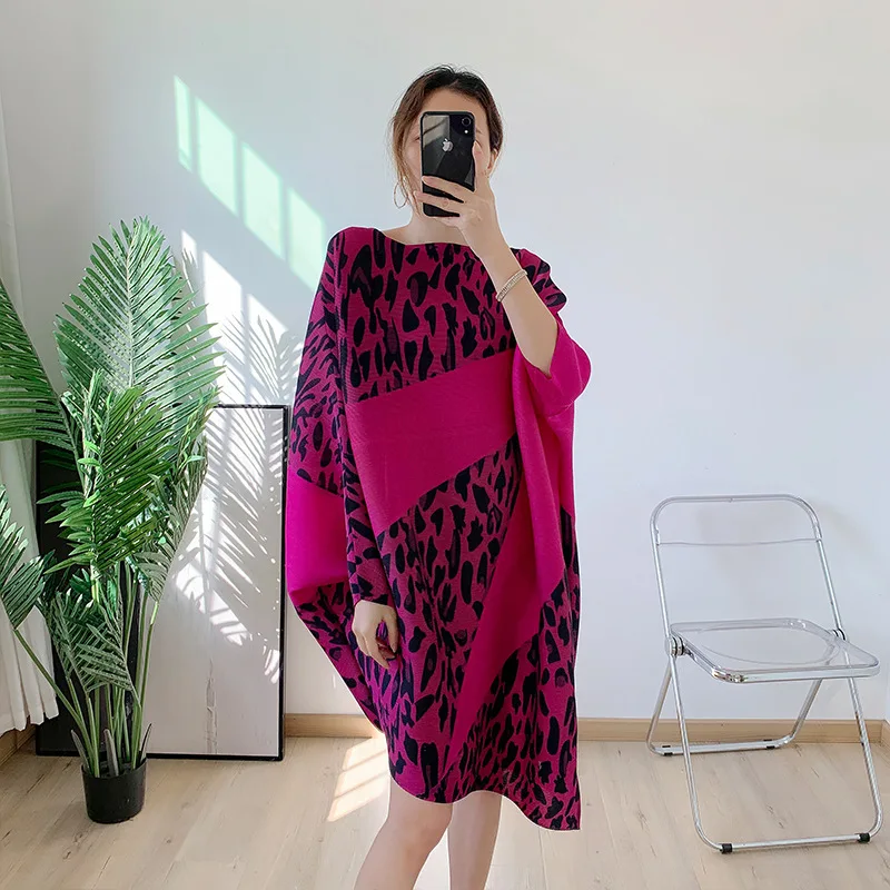 

CHP Dresses for women Miyake Pleated Fashion High Street Printed Loose Large Size Batwing Sleeve Slash neck Knee-Length Dress