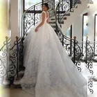 Классическое женское свадебное платье с V-образным вырезом и длинным шлейфом