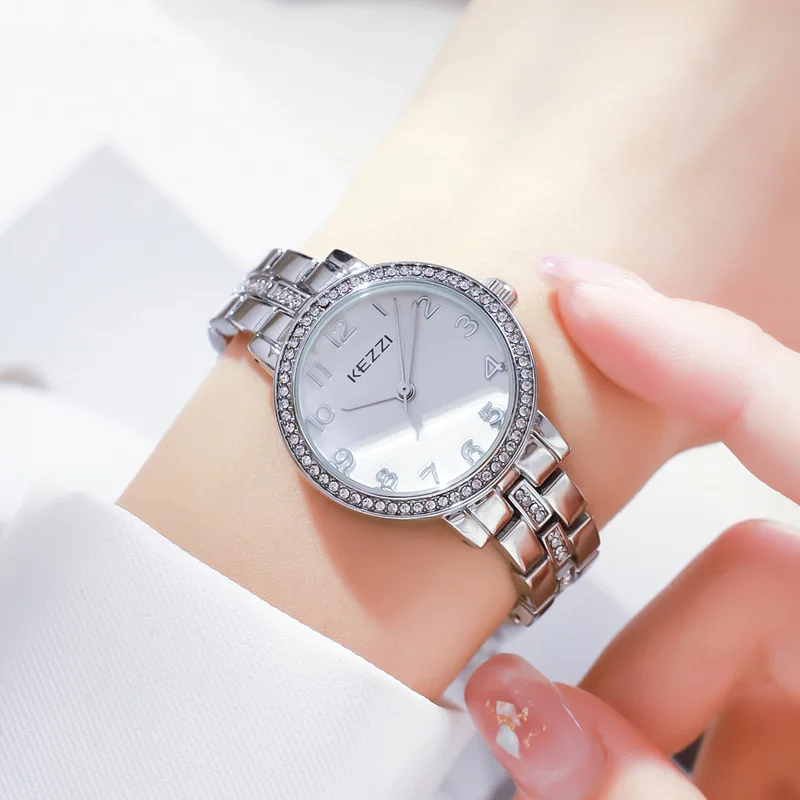 Women's watch schoolgirl Korean version fashion atmospheric luminous waterproof new trend flash diamond simple watch woman enlarge