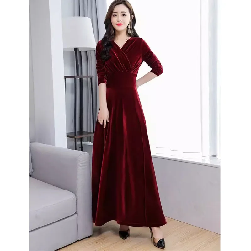 Женское бархатное платье с длинным рукавом золотистое запахом модель E527