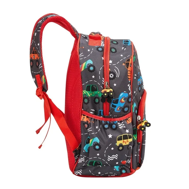 Рисунок 4 - Школьный ранец с мультипликационным рисунком