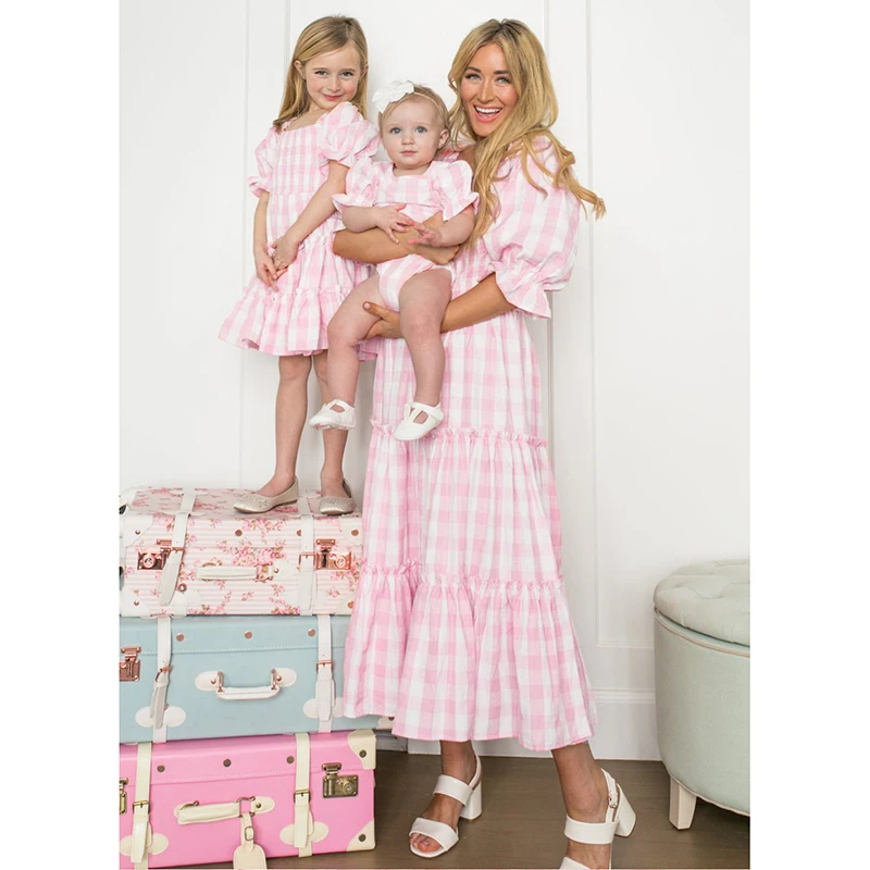

Spring Summe Mother Daughter Matching Dresses Pink Grid Family Look Mommy and Me Clothes Outfits Mom Mum Baby Women Girls Dress