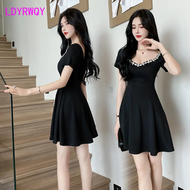 Женское платье с открытой грудью облегающее для ночного клуба