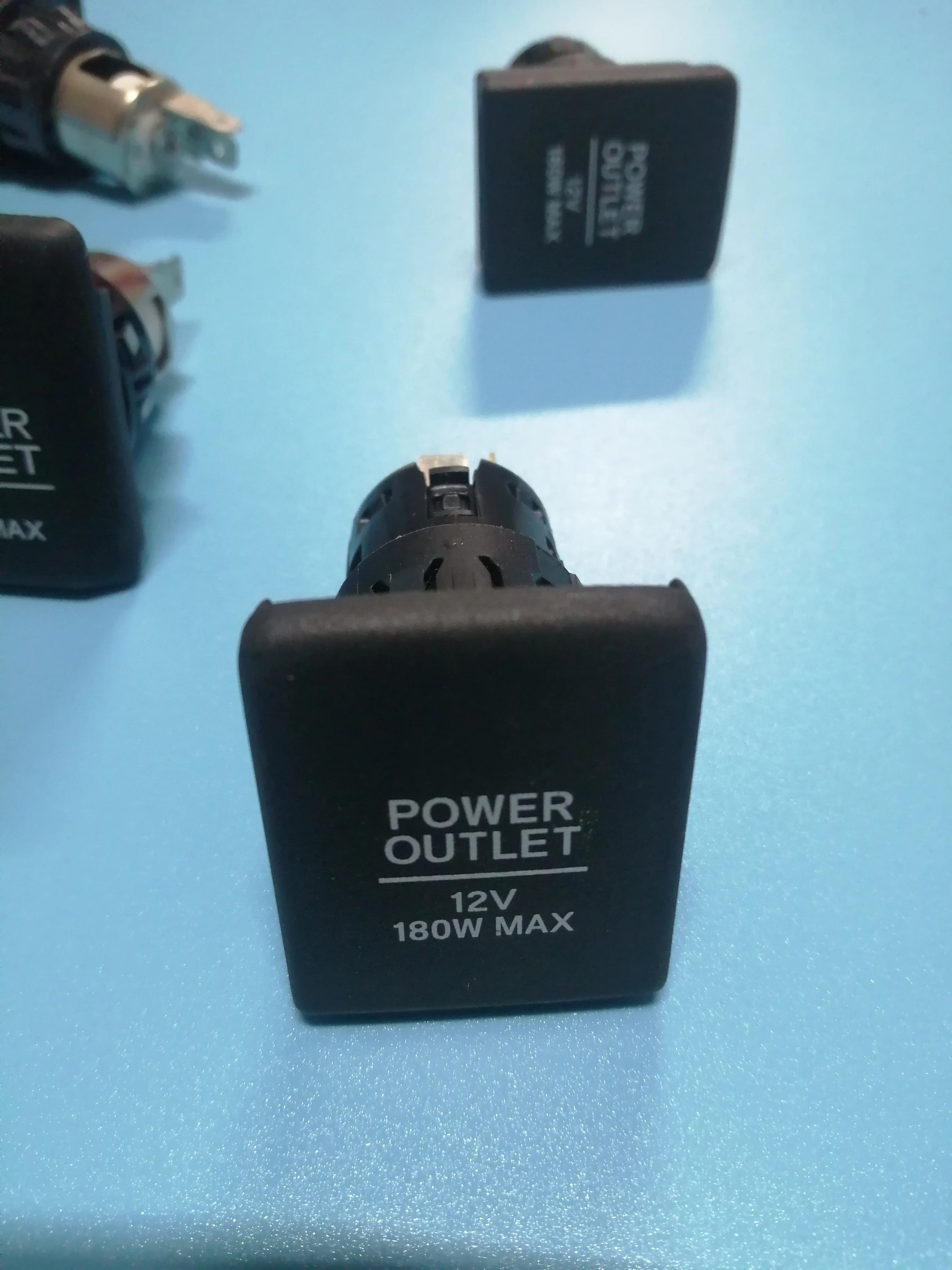 

Suitable for Honda cigarette lighter power conversion socket, trunk power conversion socket, newly added power pick-up device