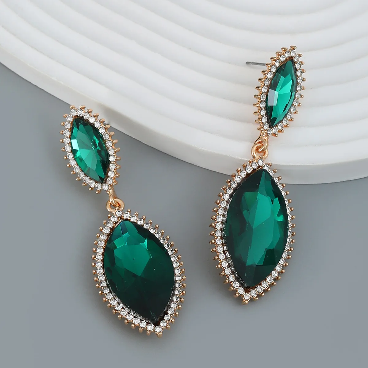 2023 Fashion Crystal Dangle Earrings High-quality Banquet Party Accessories for Women Statement Rhinestone Luxury Jewelry Gifts