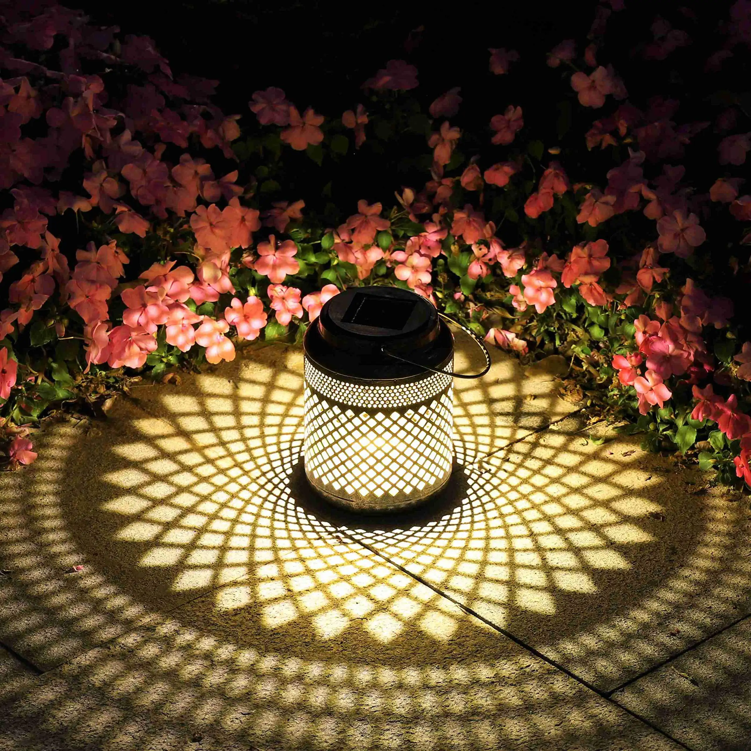 

2 Pack Solar Lanterns Outdoor Hanging Solar Lights Decorative, Solar Outdoor Decorations for Patio Garden Yard Porch and Tableto
