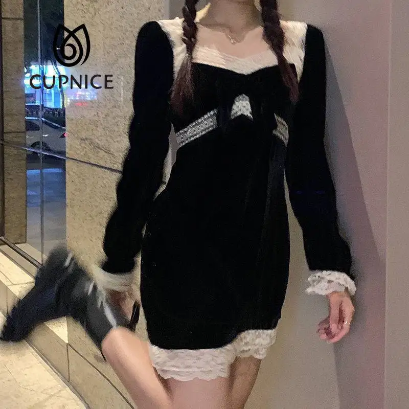 Женское винтажное бархатное платье с кружевом квадратным вырезом |