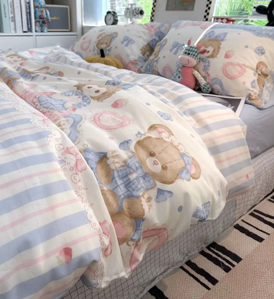 Комплект постельного белья с милым мультяшным изображением девушки медведя