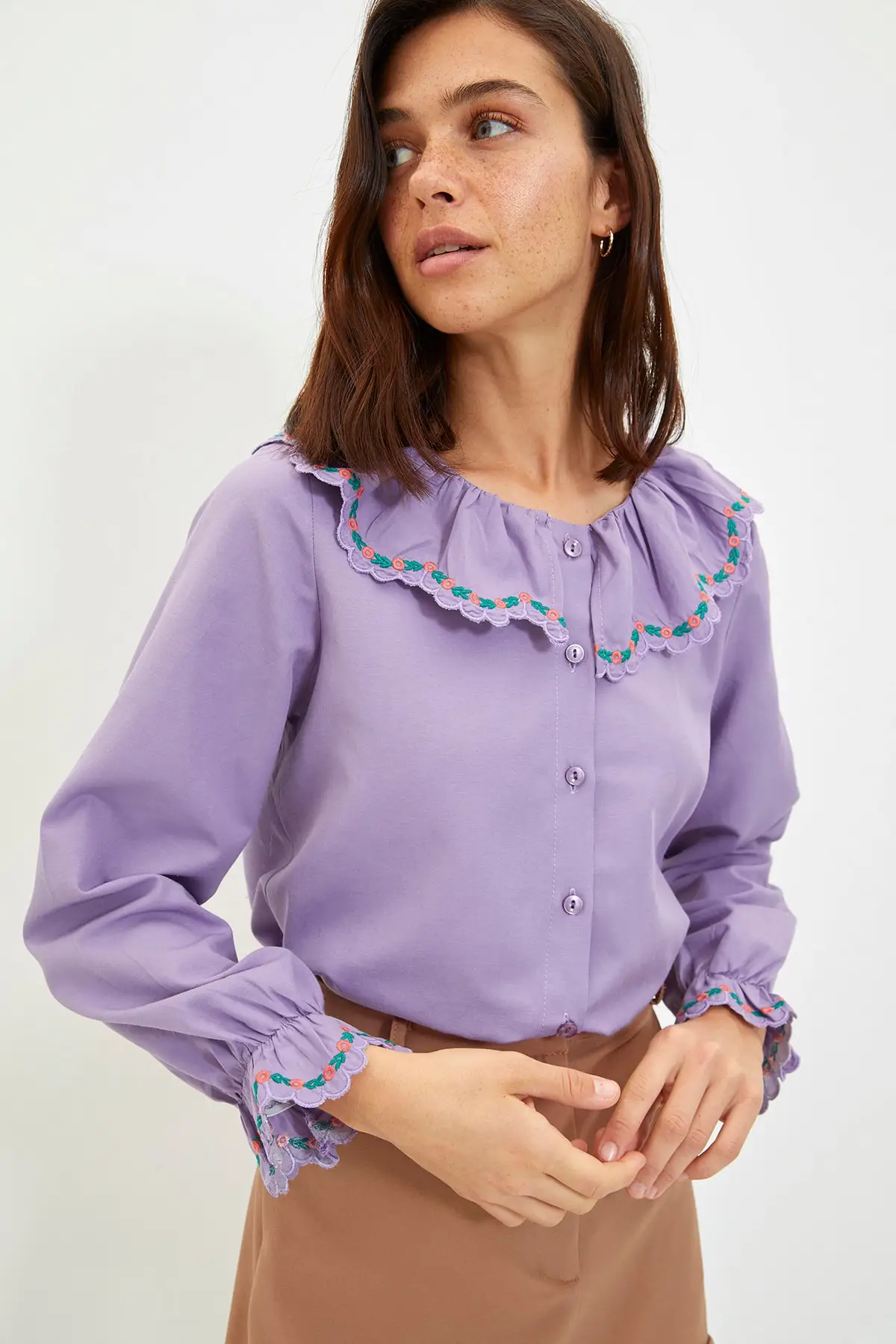

Trendyol Embroidered Collar Detailed Shirt TWOAW22GO0527