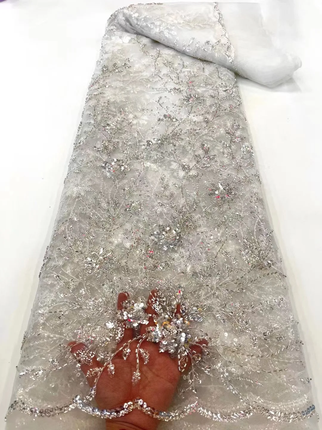 

Новейшая африканская чисто белая 2022 кружевная ткань ручной работы из бисера французская Роскошная ткань сетчатые кружева с блестками Нигерия для свадебного платья