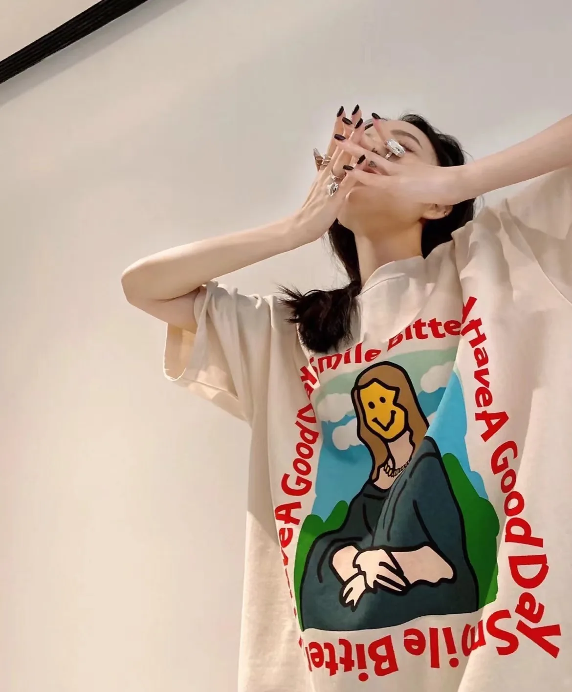 

Funny Mona Lisa Graphic Print Short Sleeve T-Shirt