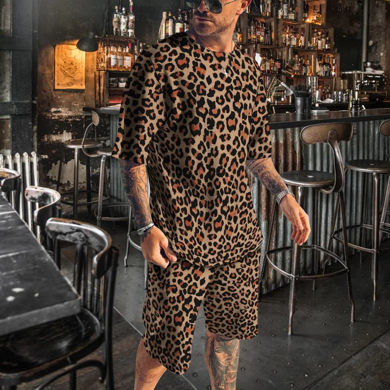 Oversized Summer Sports Suit Men's Short Sleeve T-Shirt 2-Piece Hawaiian Vacation Tracksuit Short Pant Set Fashion Leopard Print