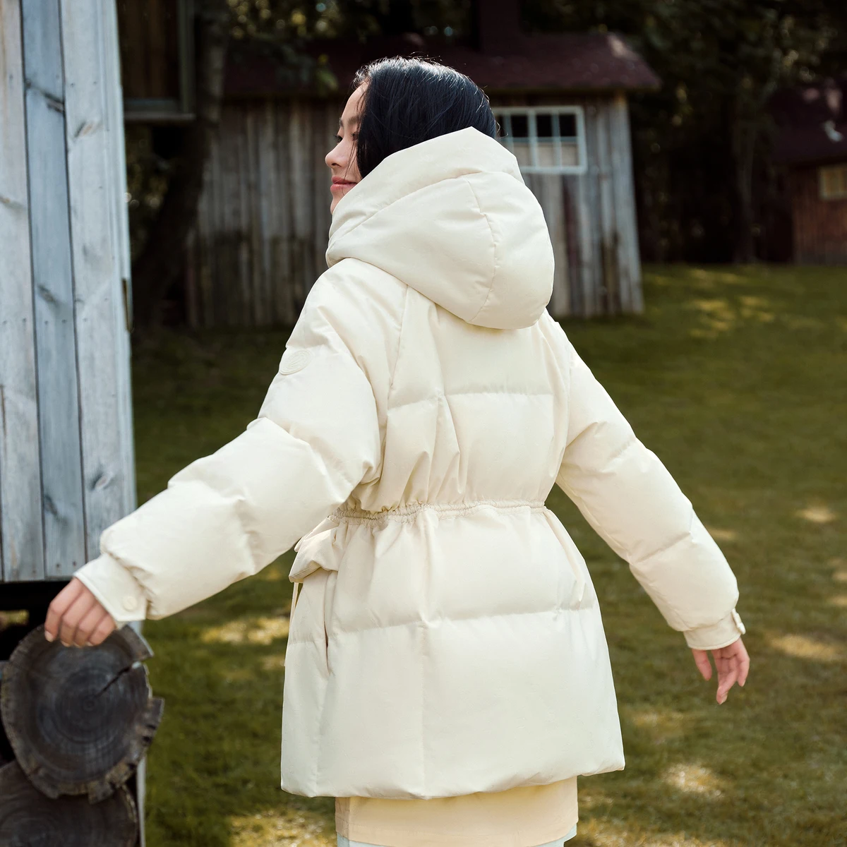 Женская зимняя утепленная куртка BOSIDENG