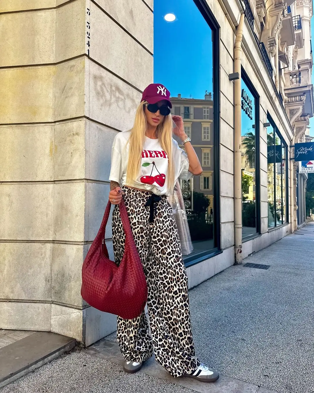 Футболка оверсайз с графическим принтом вишни Готическая Милая Повседневная