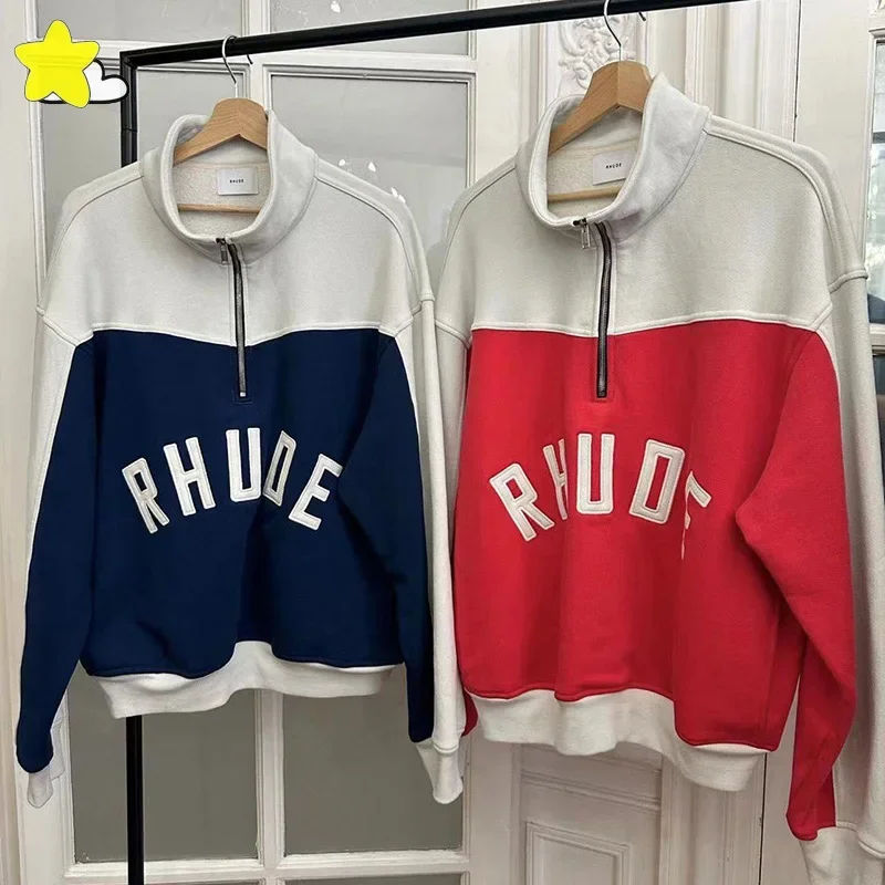 

Свитшот с воротником-стойкой, на молнии, с вышивкой