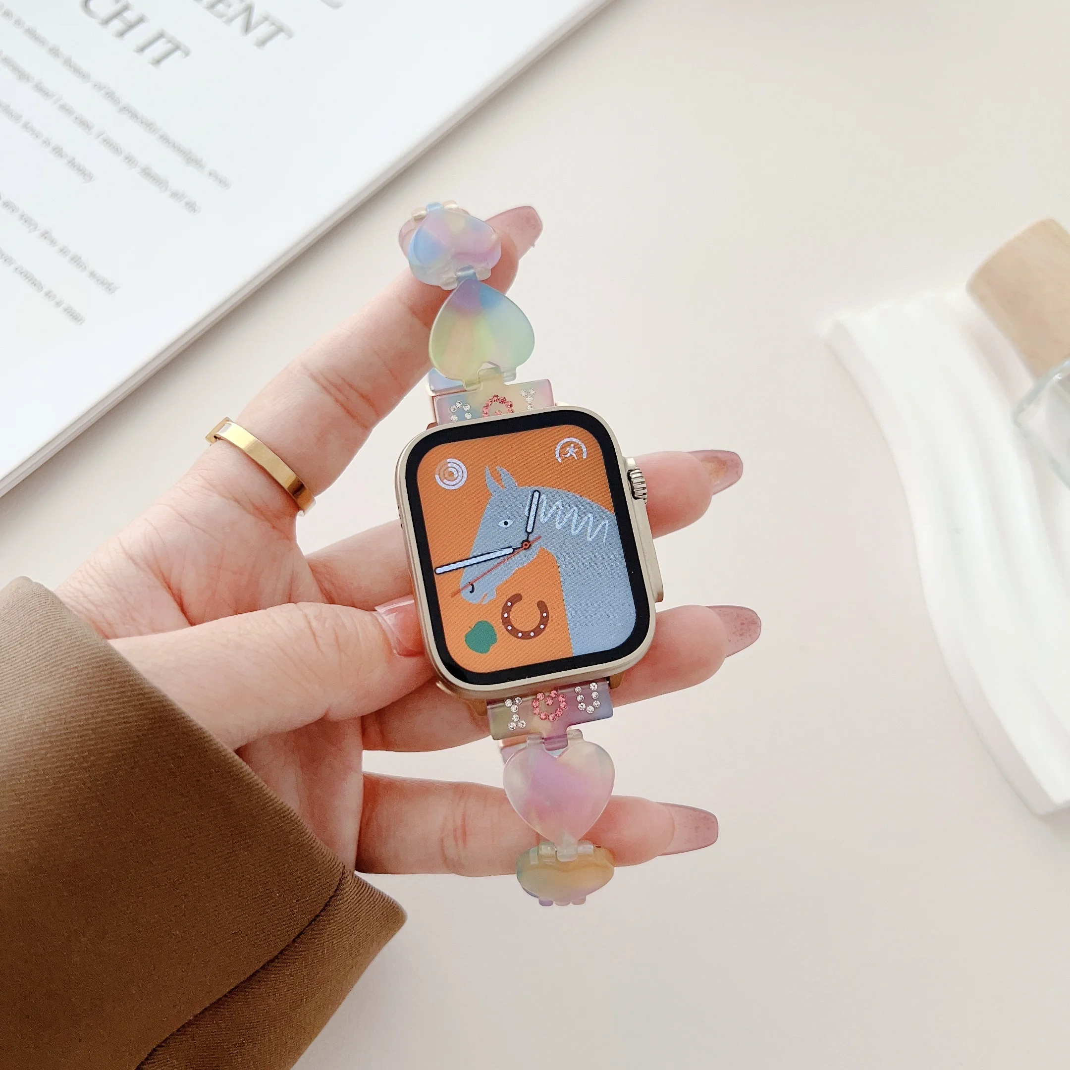 

Браслет с сердечком для Apple Watch Band 44 мм 45 мм 49 мм 40 мм 41 мм, Женский резиновый ремешок для наручных часов Iwatch Series 7 8 SE 6 5 4 3 2 1