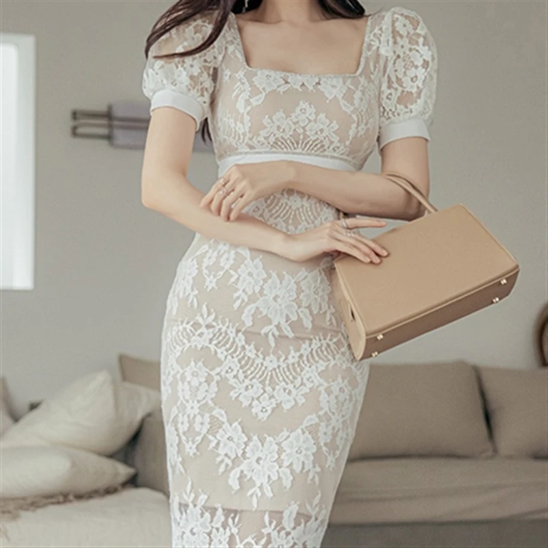 

Женское однотонное платье-трапеция с коротким рукавом и завышенной талией