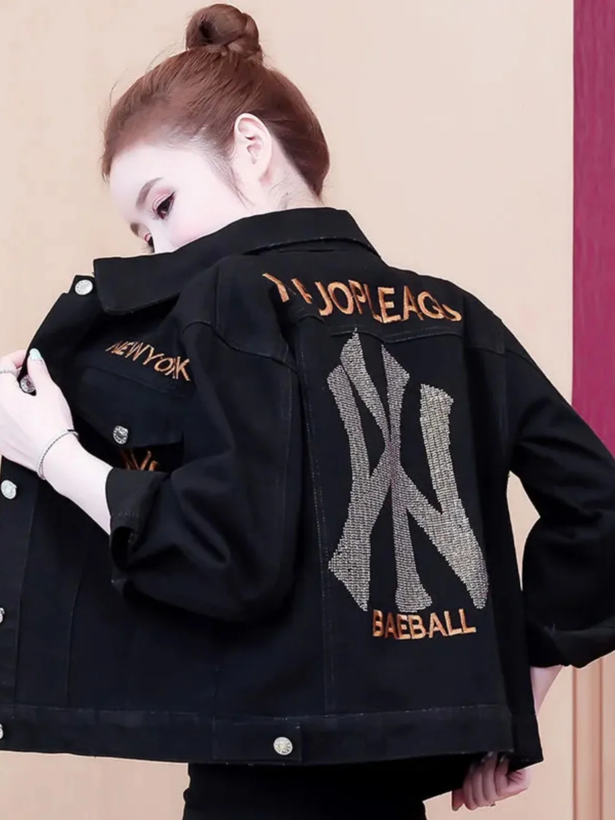 Модное джинсовое пальто с вышивкой женское весенне-осеннее 2024 новая джинсовая