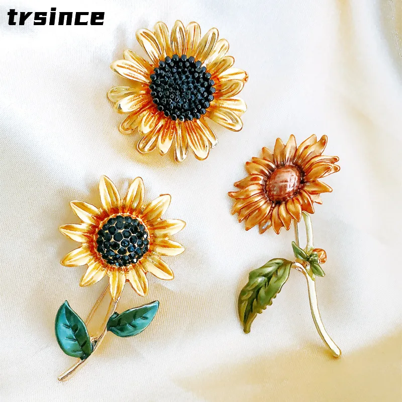 

Fashion Yellow Rhinestone Sunflower Flower Brooch Female Party Clothing Accessories Pin Brooches Woman Gift