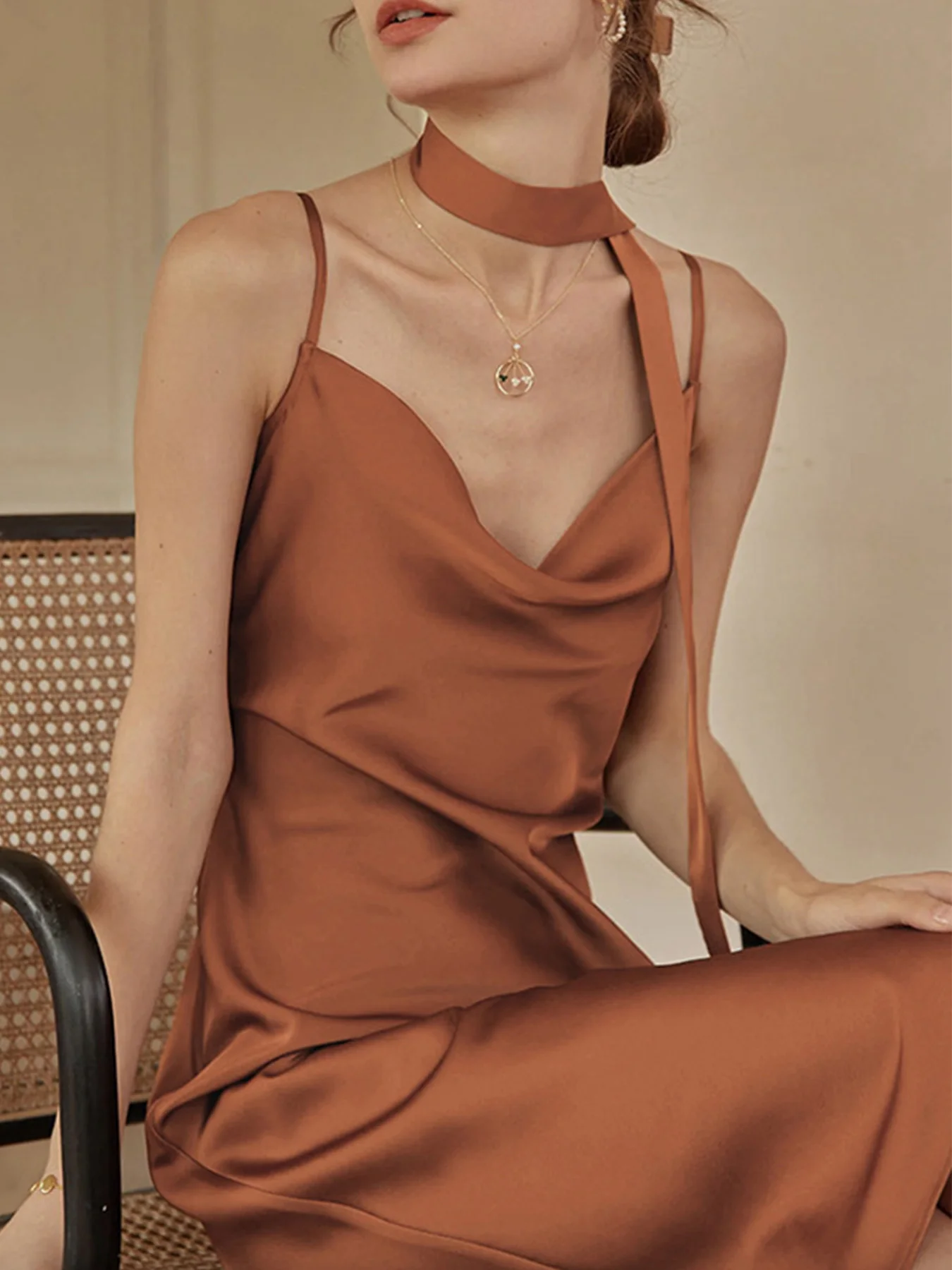 

Forefair 2022 Summer Satin Deep V Neck Midi Dress Women Sexy Backless Waist Slim Spaghetti Strap Party Nightculb Dresses Elegant