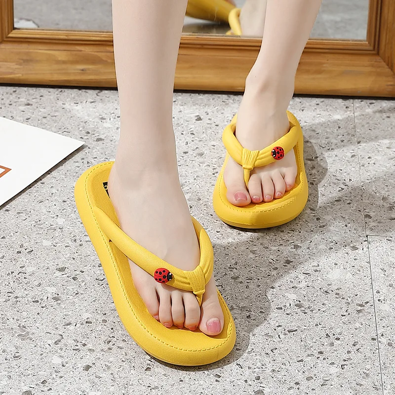 

2022 Summer Women Flip-Flop Thong Sandals Soft Couples Girls Slippers Bathroom Pillow Slides Outdoor Beach Indoor Men Shoes