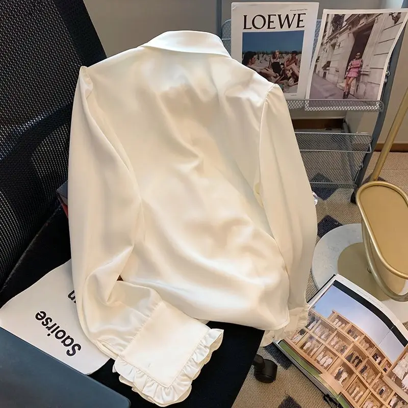 Универсальная блузка с темпераментными оборками цвет в ассортименте