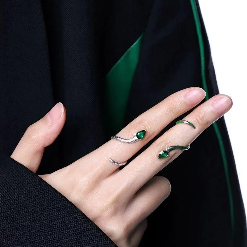 

Wrapped Snake Ring Set on Fingertips with Retro Style Small Set Design and Stylish Adjustable Opening for Women's Jewelry