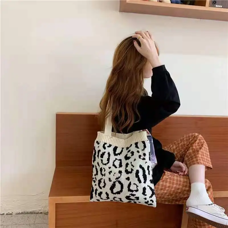

Big Leopard simple Retro knit handbag Shoulder Woolen Hollow Out Bag BB-19