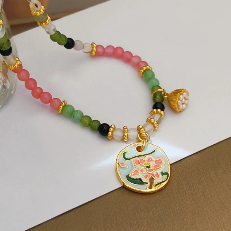 Женское ожерелье с подвеской в виде цветка бусинами