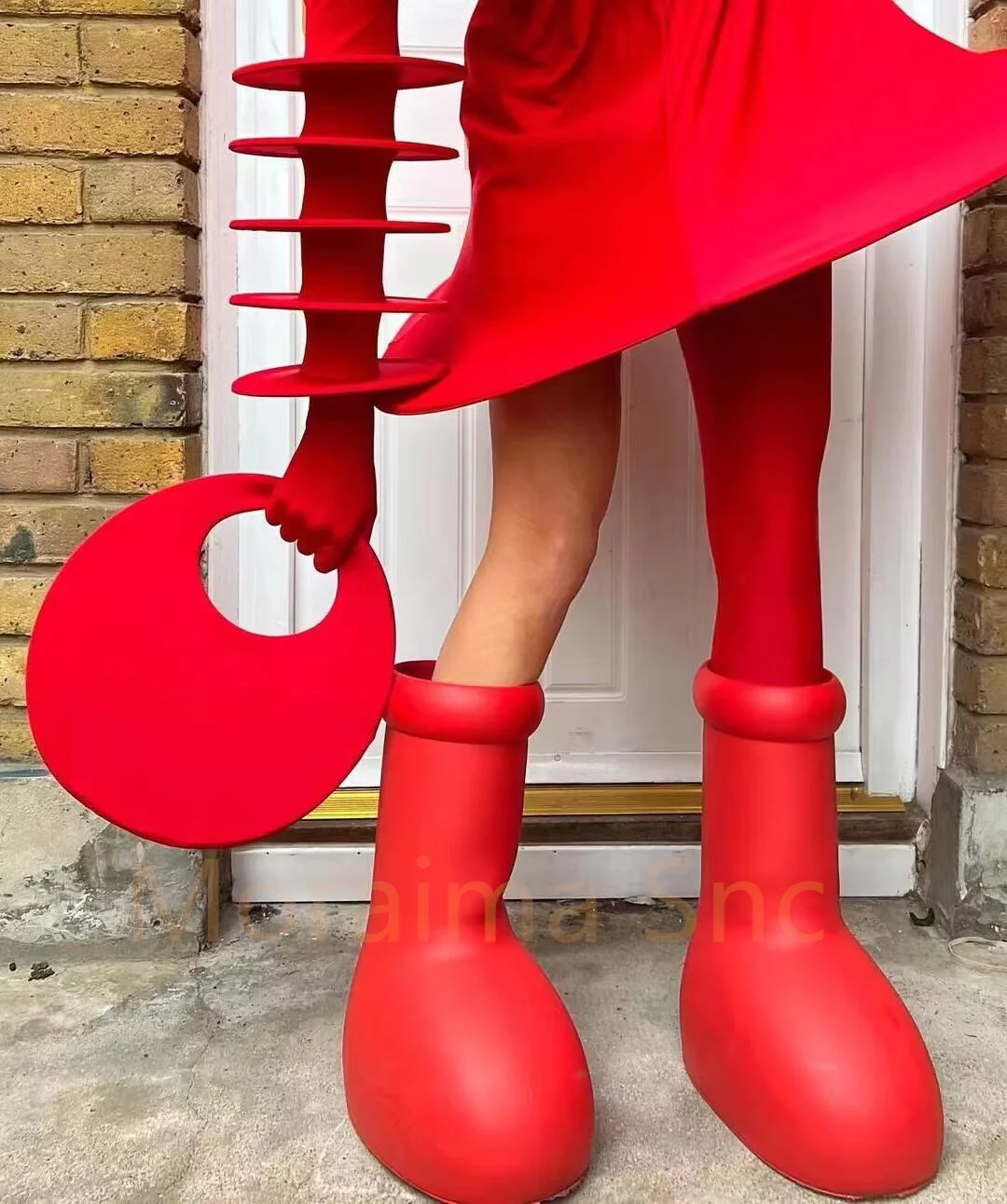 

Big Red Rain Boots Women Waterproof Eva Boots Thick Bottom Round Toe Flat Slip-On Kids Novelty Boots Men Catwalk Shoes Spring
