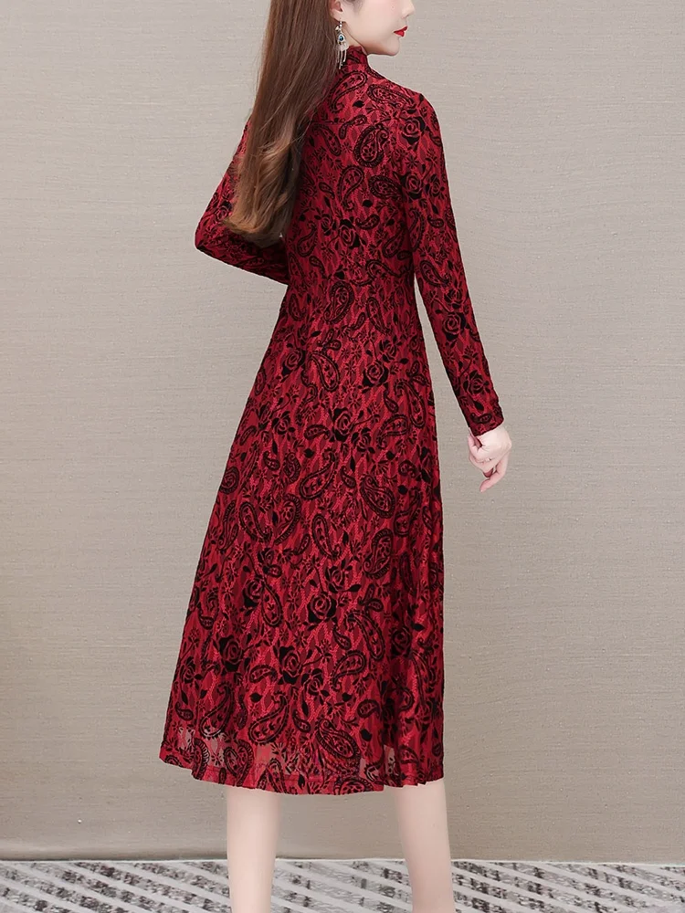 Толстое кружевное платье на флисовой подкладке женское осенне-зимнее