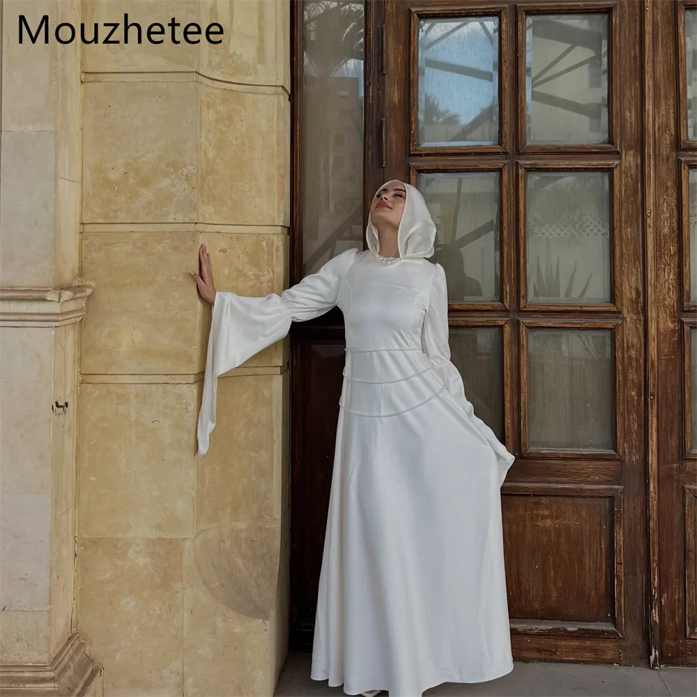 Фото Свадебное платье Mouzhetee А-силуэта, элегантное, с круглым вырезом, без рукавов, с жемчугом, простое, из атласа, на заказ, 2025 №1