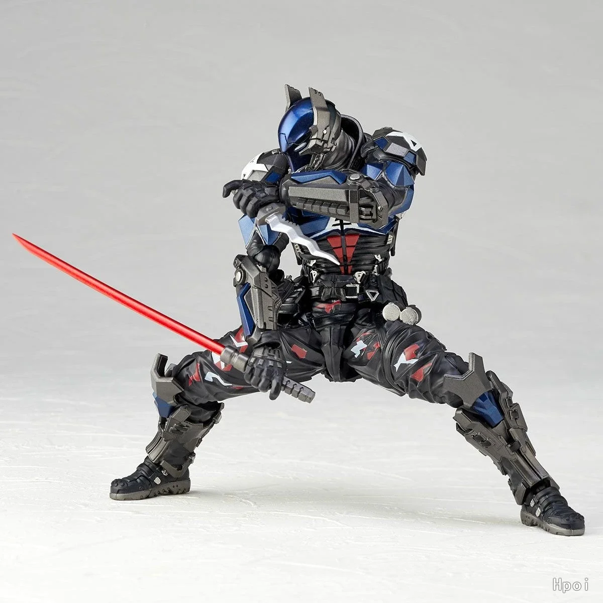 Фото В наличии: Коллекционная фигурка Kaiyodo Revoltech Amazing Yamaguchi No.024 Arkham Knight Batman Ver 1.5, модель игрушки №3