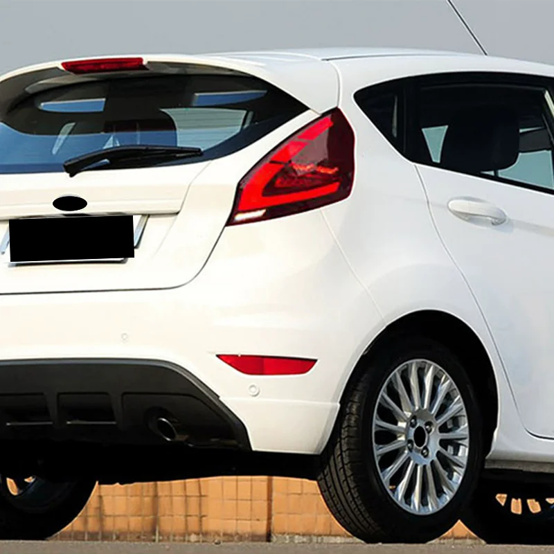 Светодиодный задний фонарь в сборе для Ford Fiesta 09-15 модифицированный потоковый