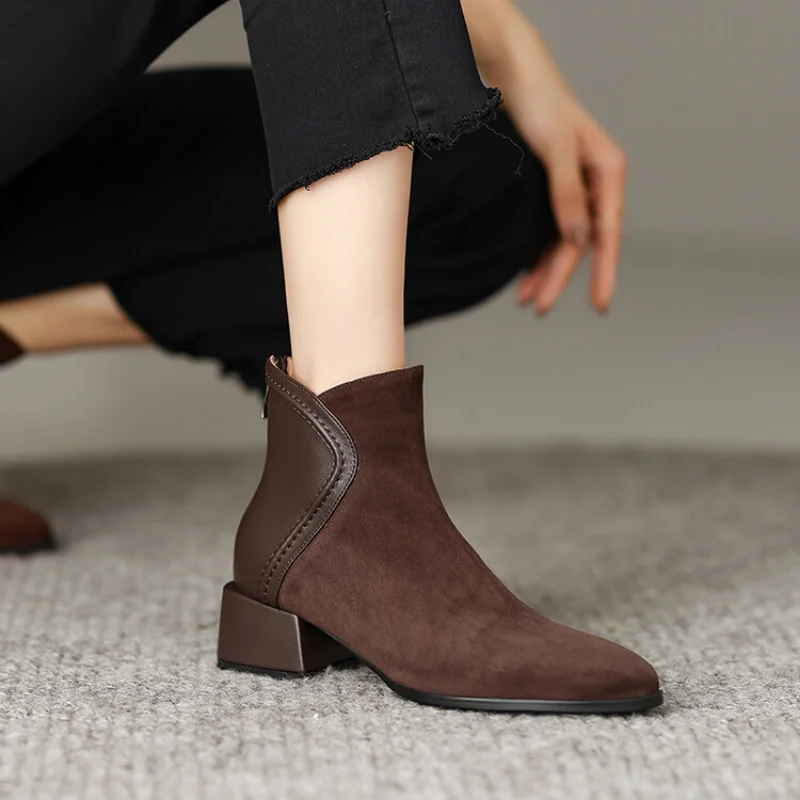 

Женские ботинки с острым носком, на толстом каблуке, с молнией сзади